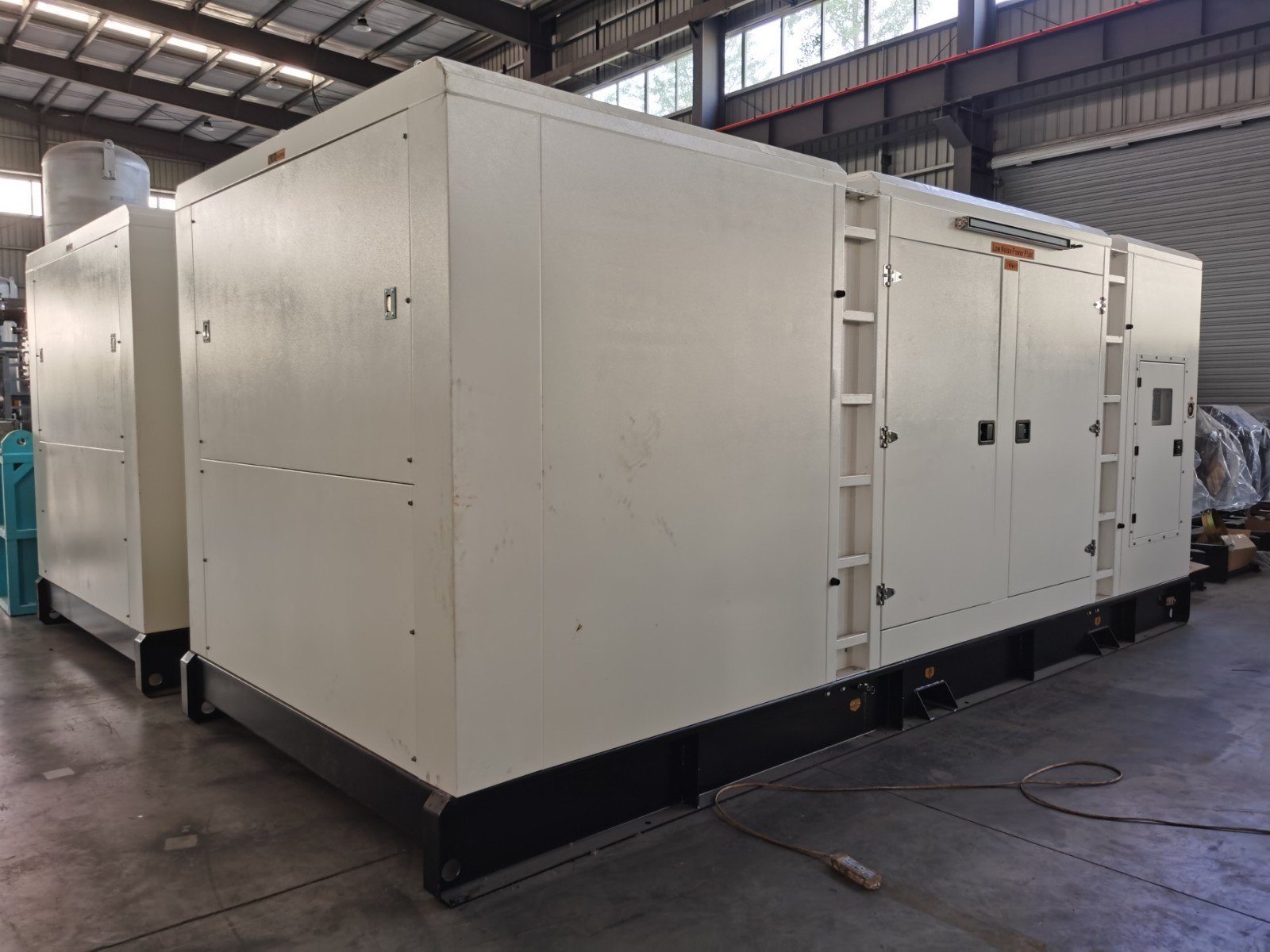 9 silent container